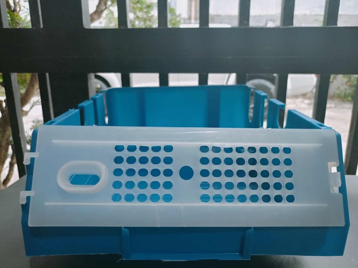 Front view of Big Byte Aquaventures’ import crab packaging box for international shipments