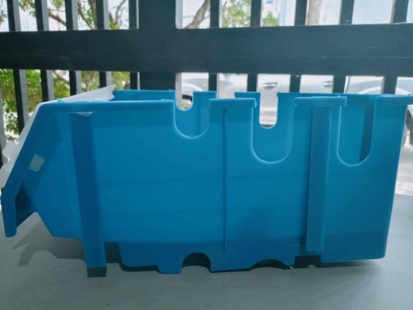 Side view of Big Byte Aquaventures’ import crab packaging box.